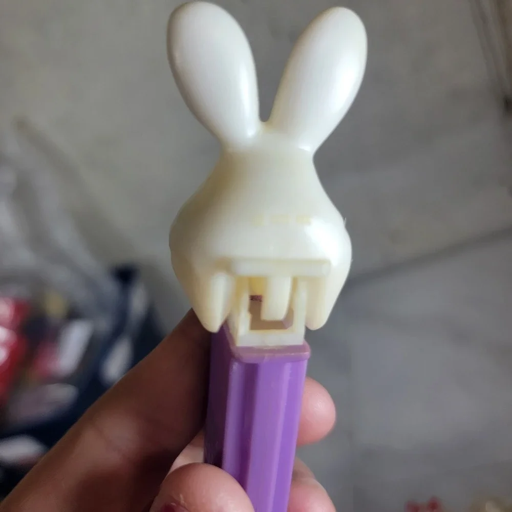 PEZ Dispenser Rabbit‎ Bunny Easter Purple Stem Czech Republic 4.9